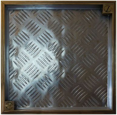 Напольный люк Премиум 44 мм с латунным кантом 2 створки Напольный люк Премиум 44 мм с латунным кантом 2 створки