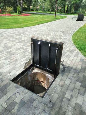 Люк под брусчатку Брус Ли Стальной 800*1200 Люк под брусчатку Брус Ли Стальной 800*1200