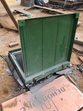 Люк под брусчатку Брус Ли Стальной 800*1200 Люк под брусчатку Брус Ли Стальной 800*1200