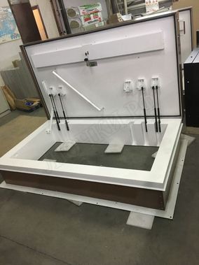 Люк для выхода на кровлю Оптимус 600*700 Люк для выхода на кровлю Оптимус 600*700